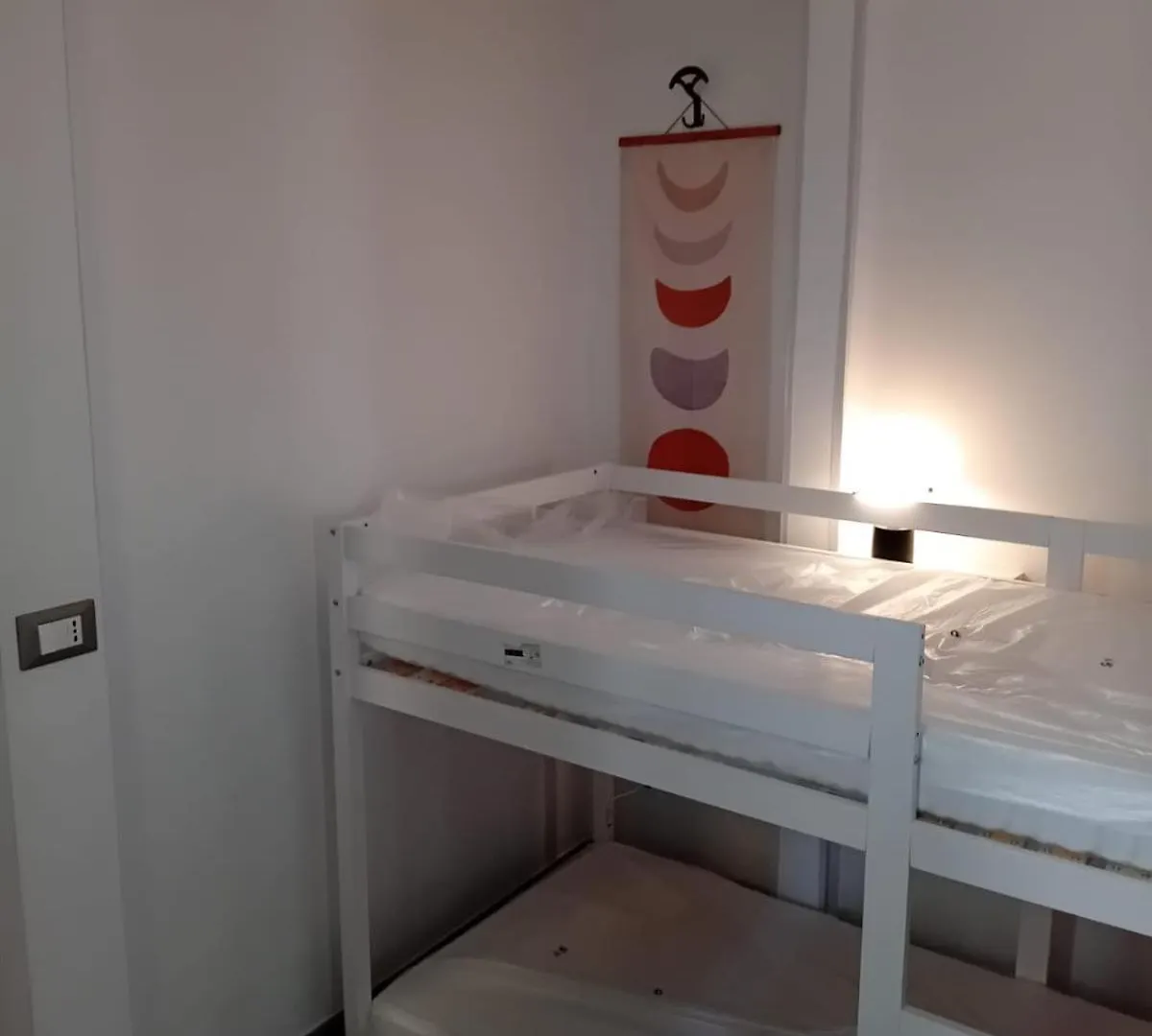 Room In Guest Room - Very Central Room Consisting Of 2 Very Comfortable Sofa Beds With En-Suite Bathroom Catania 0*,  Italy