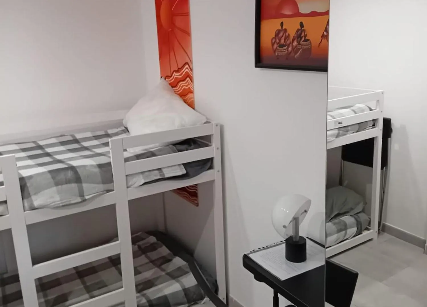 Room In Guest Room - Very Central Room Consisting Of 2 Very Comfortable Sofa Beds With En-Suite Bathroom Catania